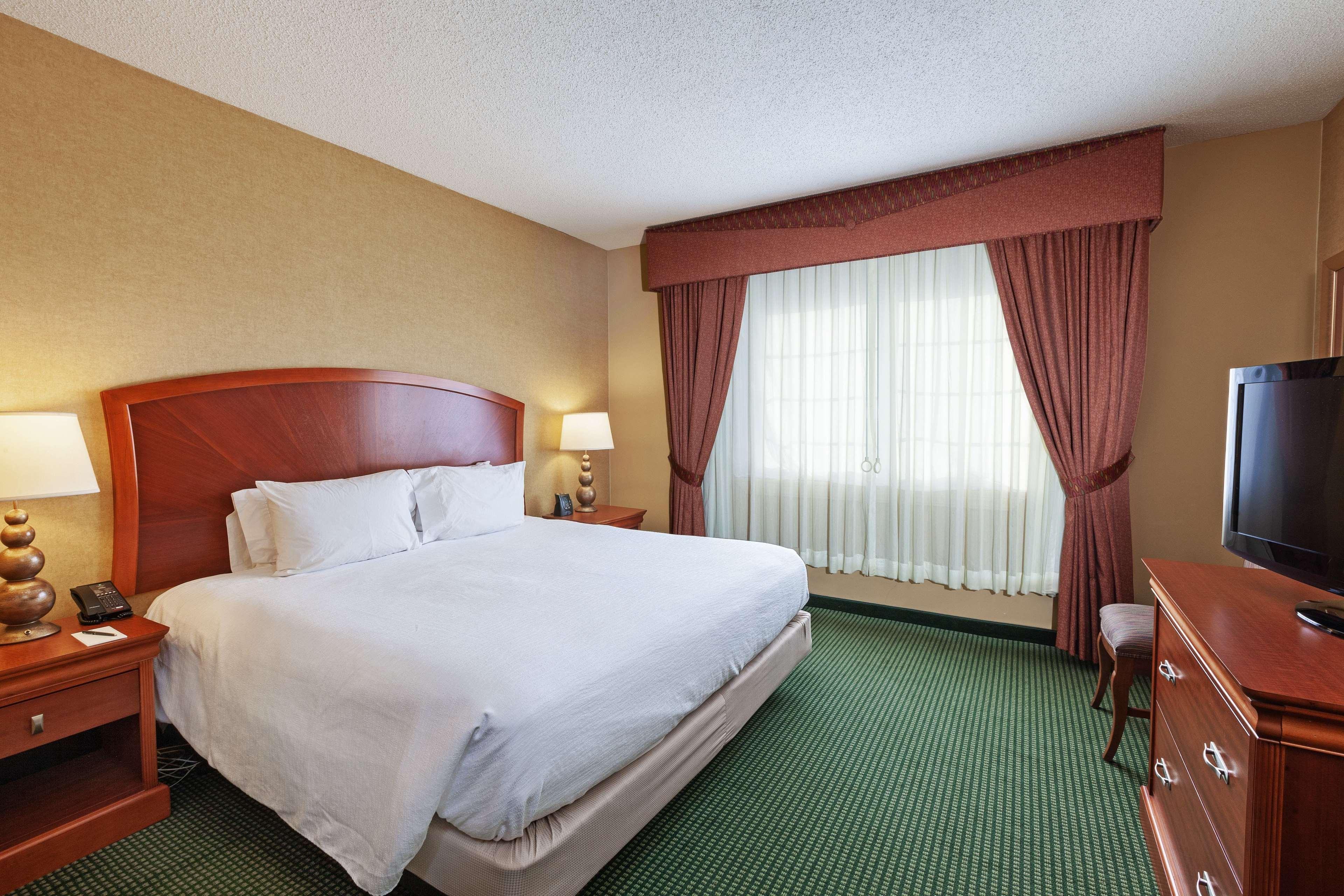 Embassy Suites By Hilton Greensboro Airport Esterno foto