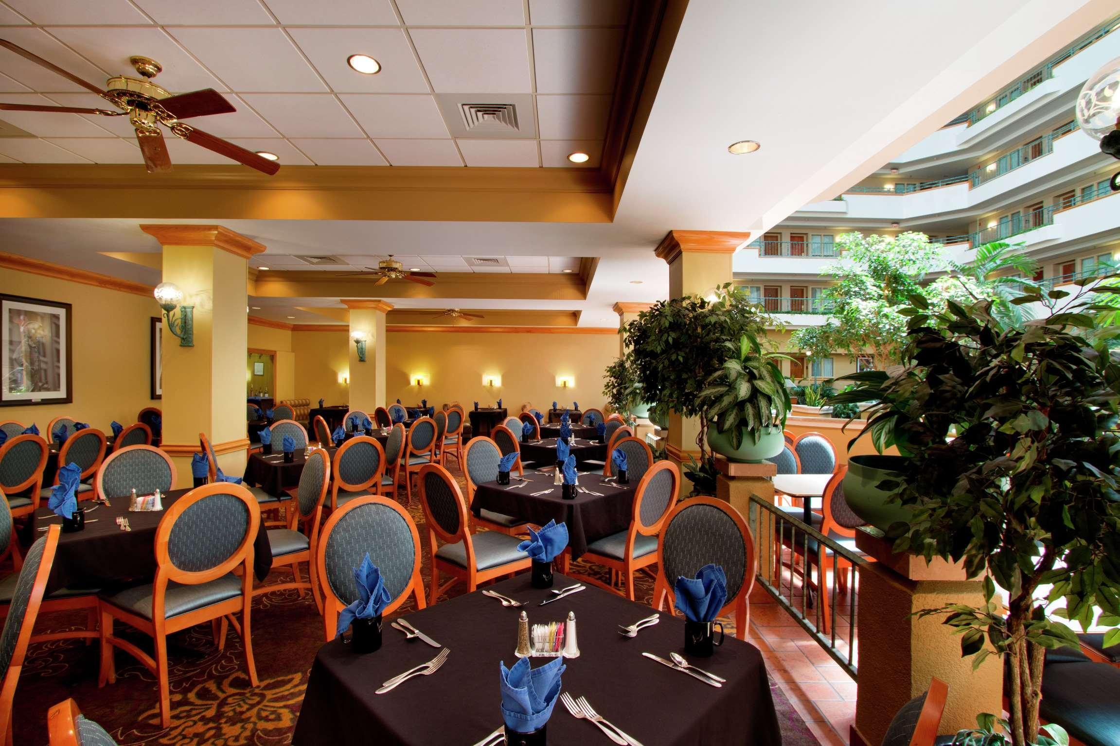 Embassy Suites By Hilton Greensboro Airport Esterno foto