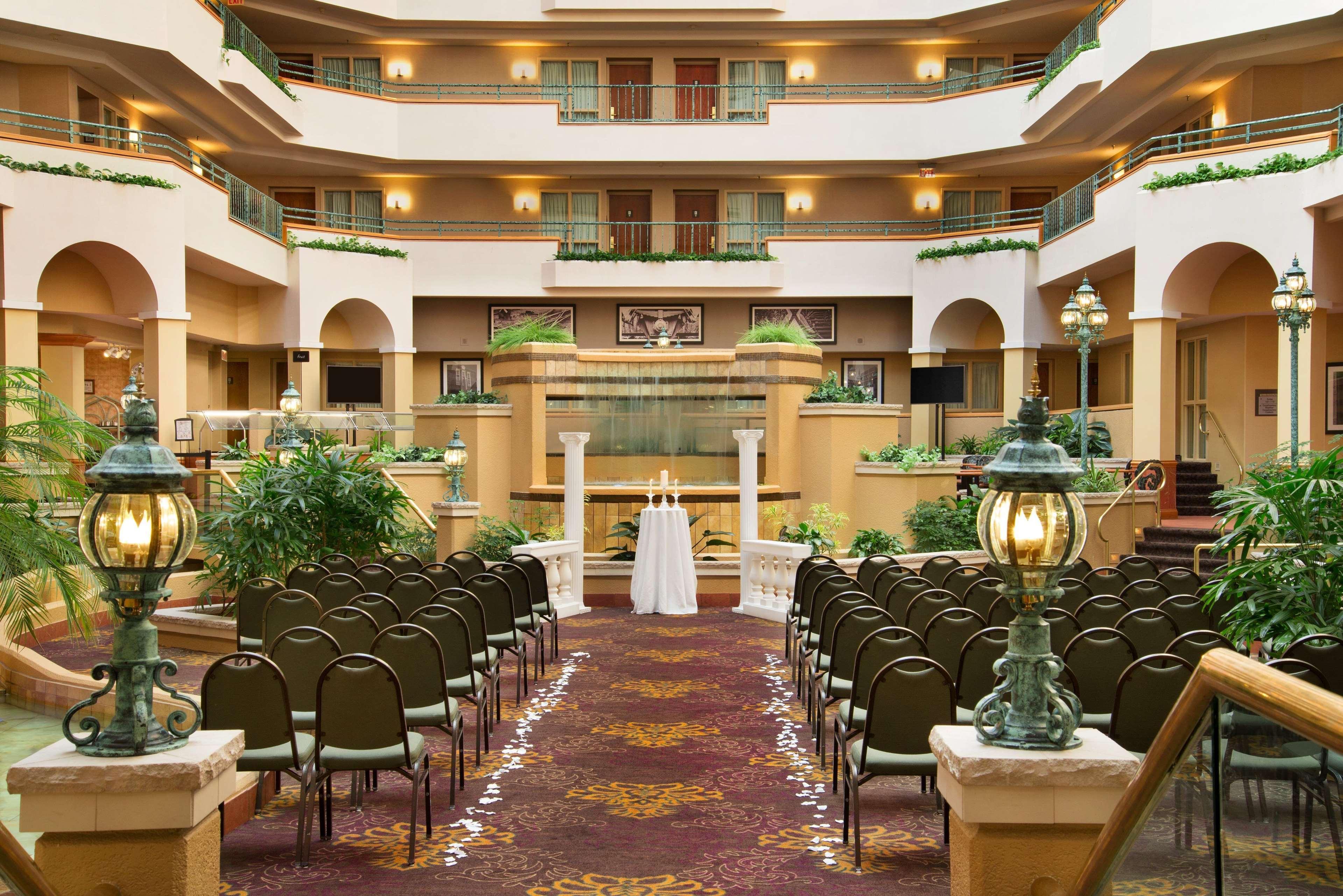 Embassy Suites By Hilton Greensboro Airport Esterno foto