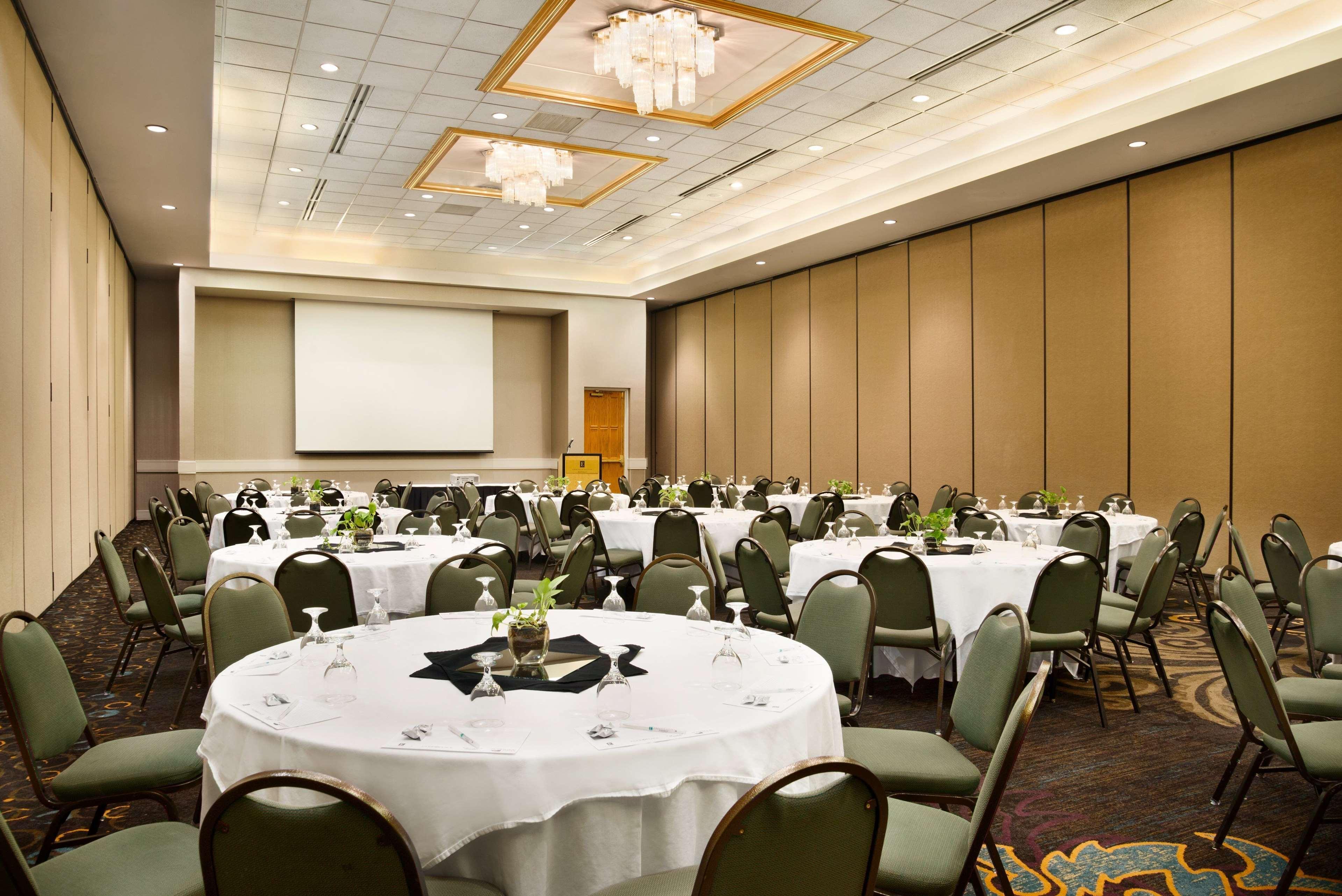 Embassy Suites By Hilton Greensboro Airport Esterno foto