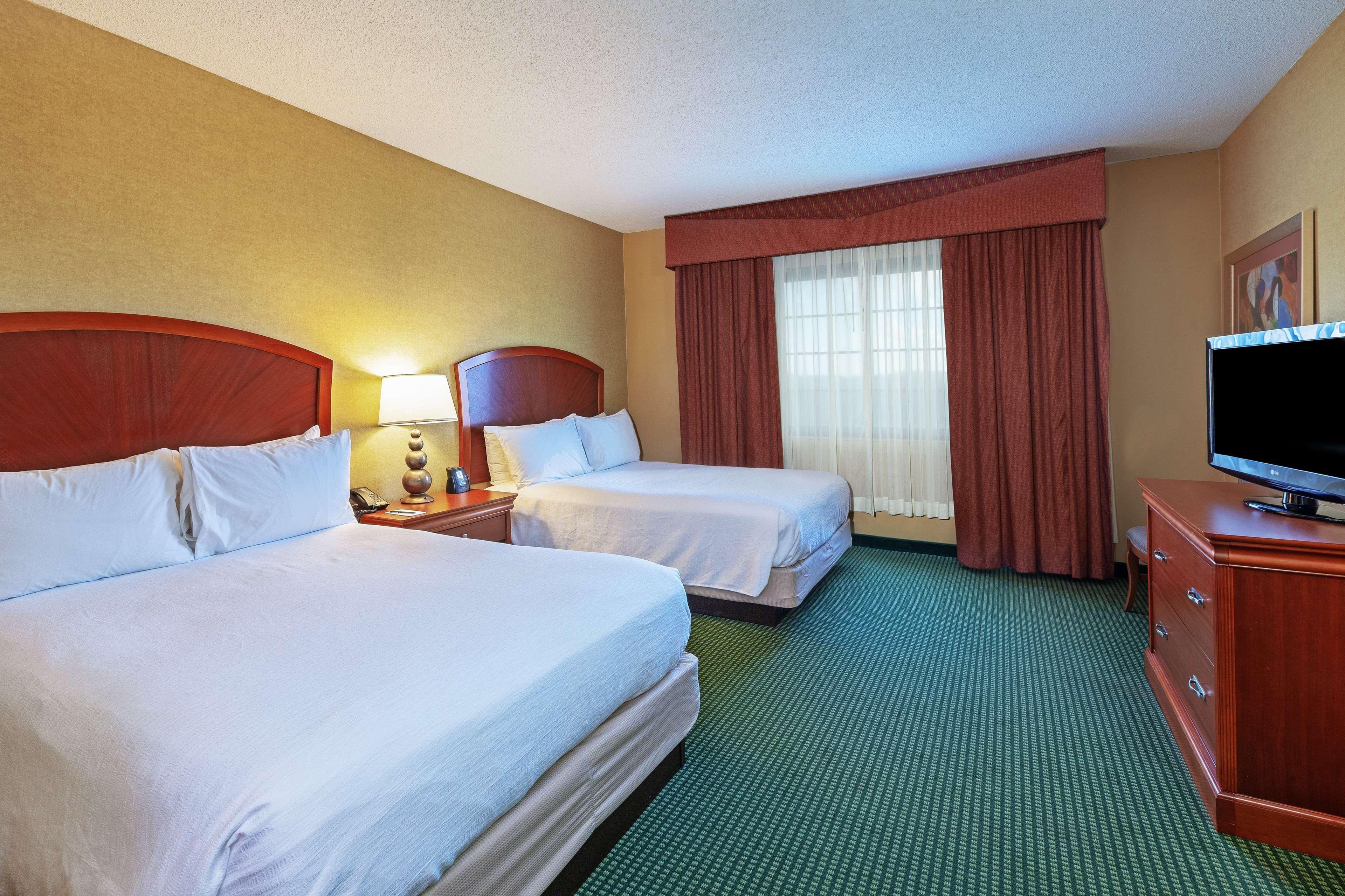 Embassy Suites By Hilton Greensboro Airport Esterno foto