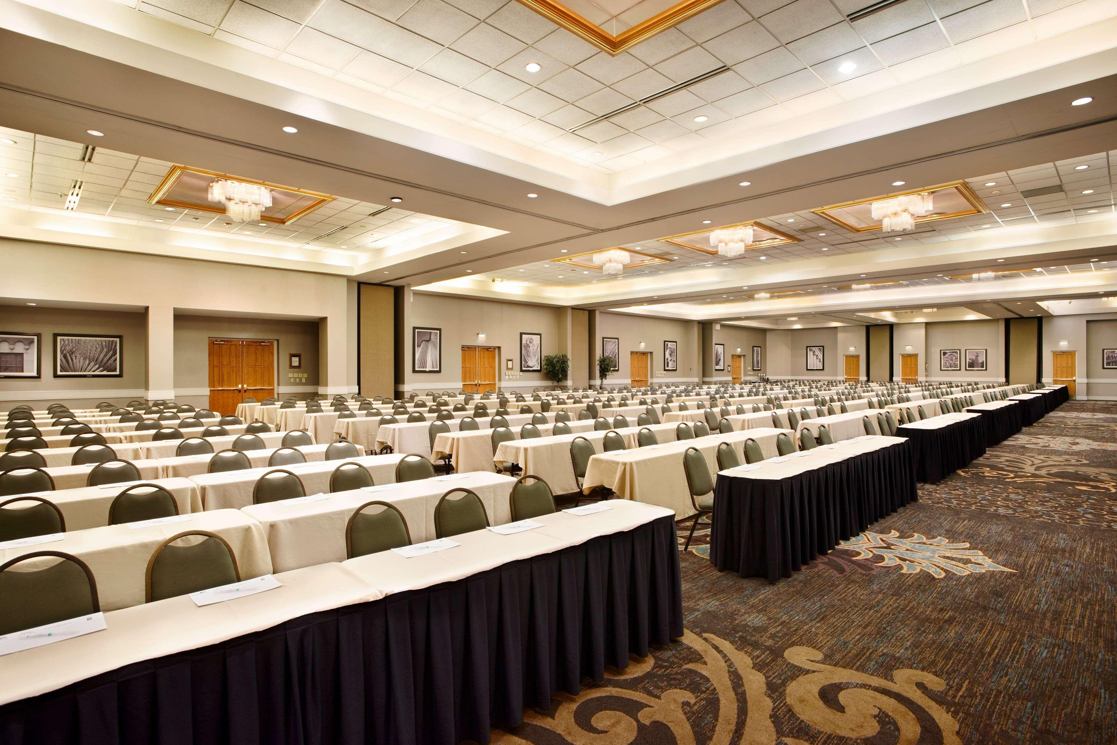 Embassy Suites By Hilton Greensboro Airport Esterno foto