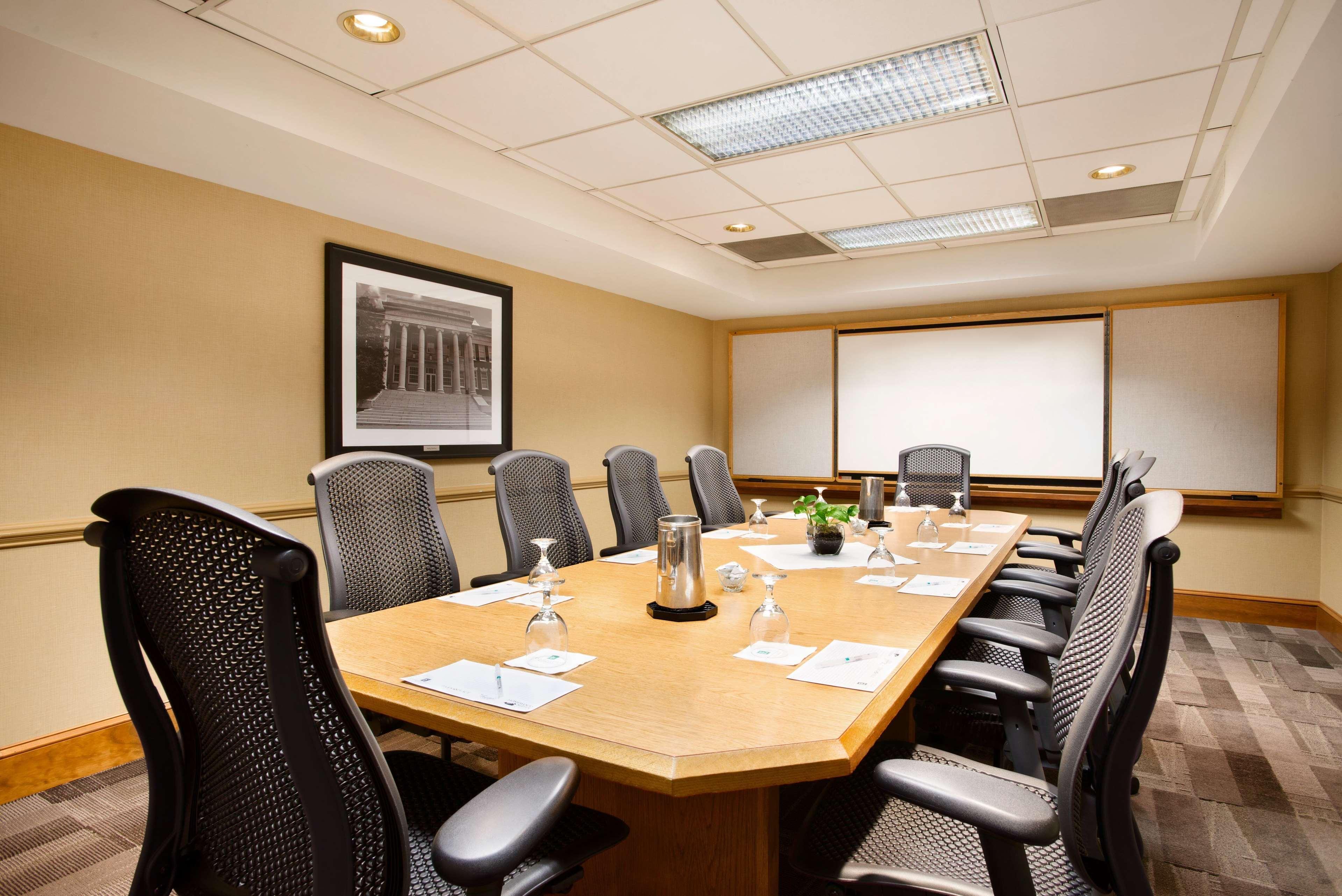 Embassy Suites By Hilton Greensboro Airport Esterno foto