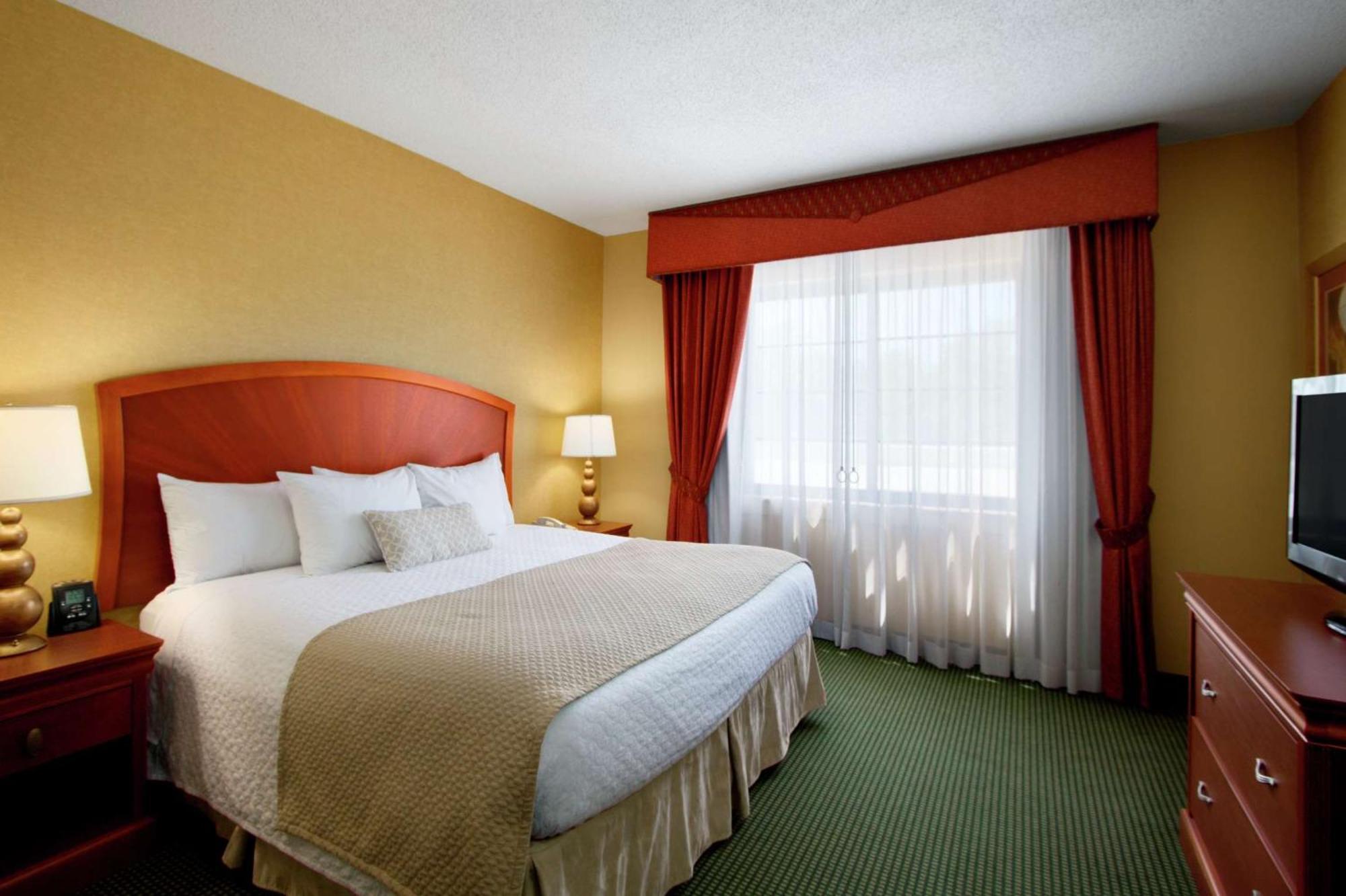 Embassy Suites By Hilton Greensboro Airport Esterno foto