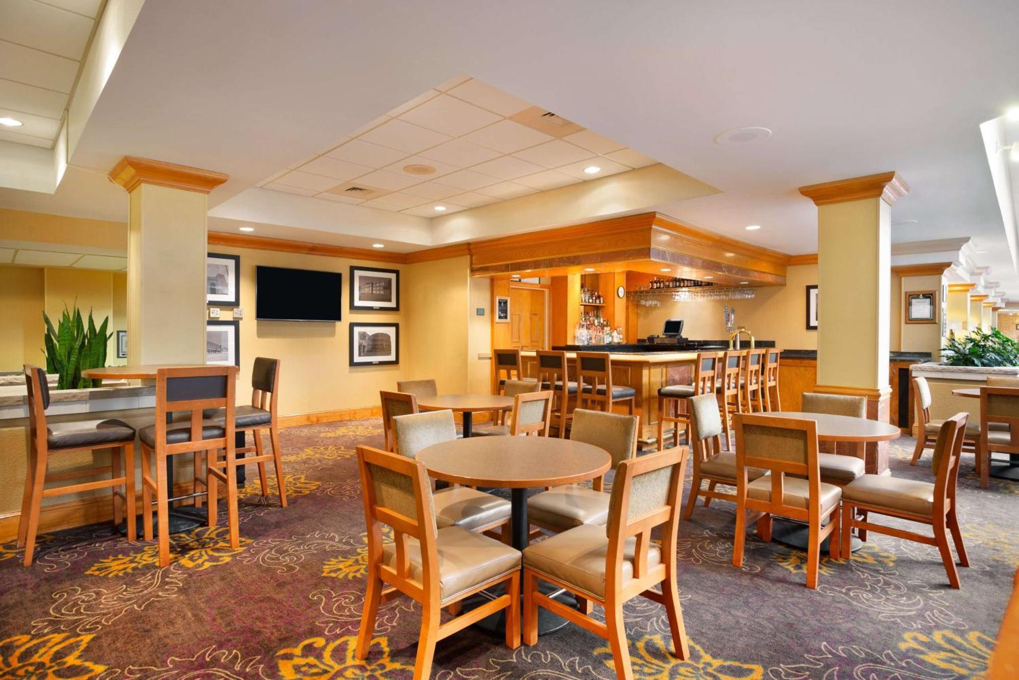 Embassy Suites By Hilton Greensboro Airport Esterno foto