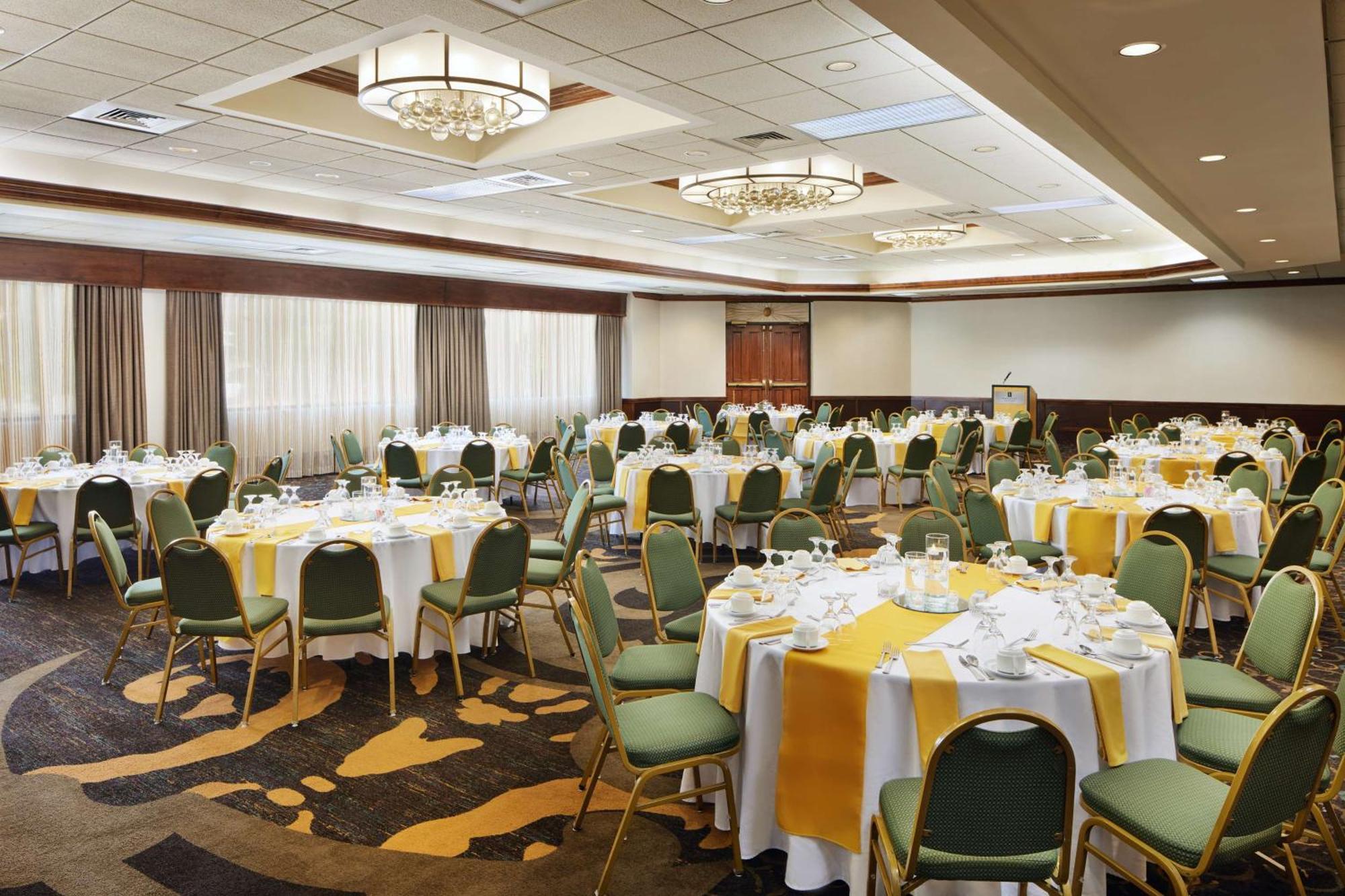 Embassy Suites By Hilton Greensboro Airport Esterno foto
