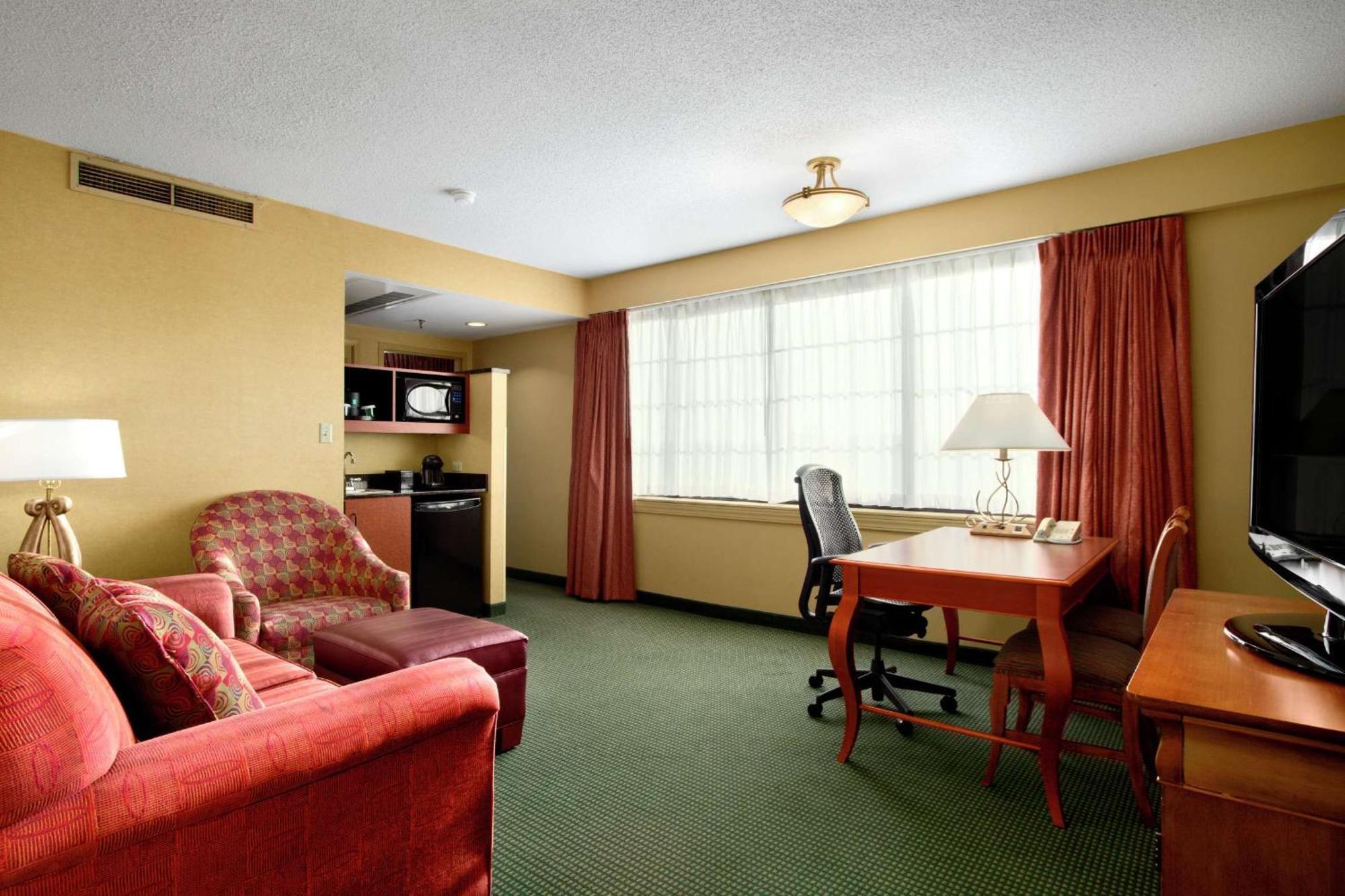 Embassy Suites By Hilton Greensboro Airport Esterno foto