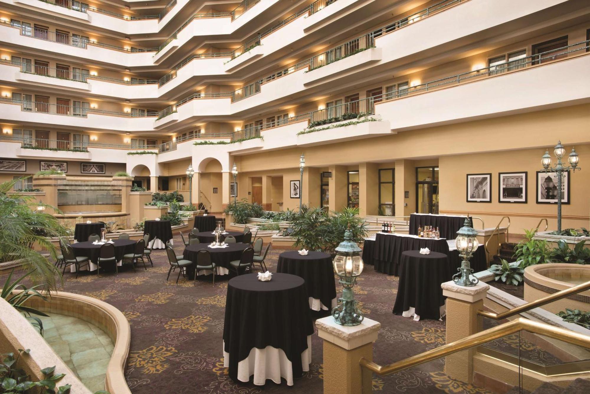 Embassy Suites By Hilton Greensboro Airport Esterno foto