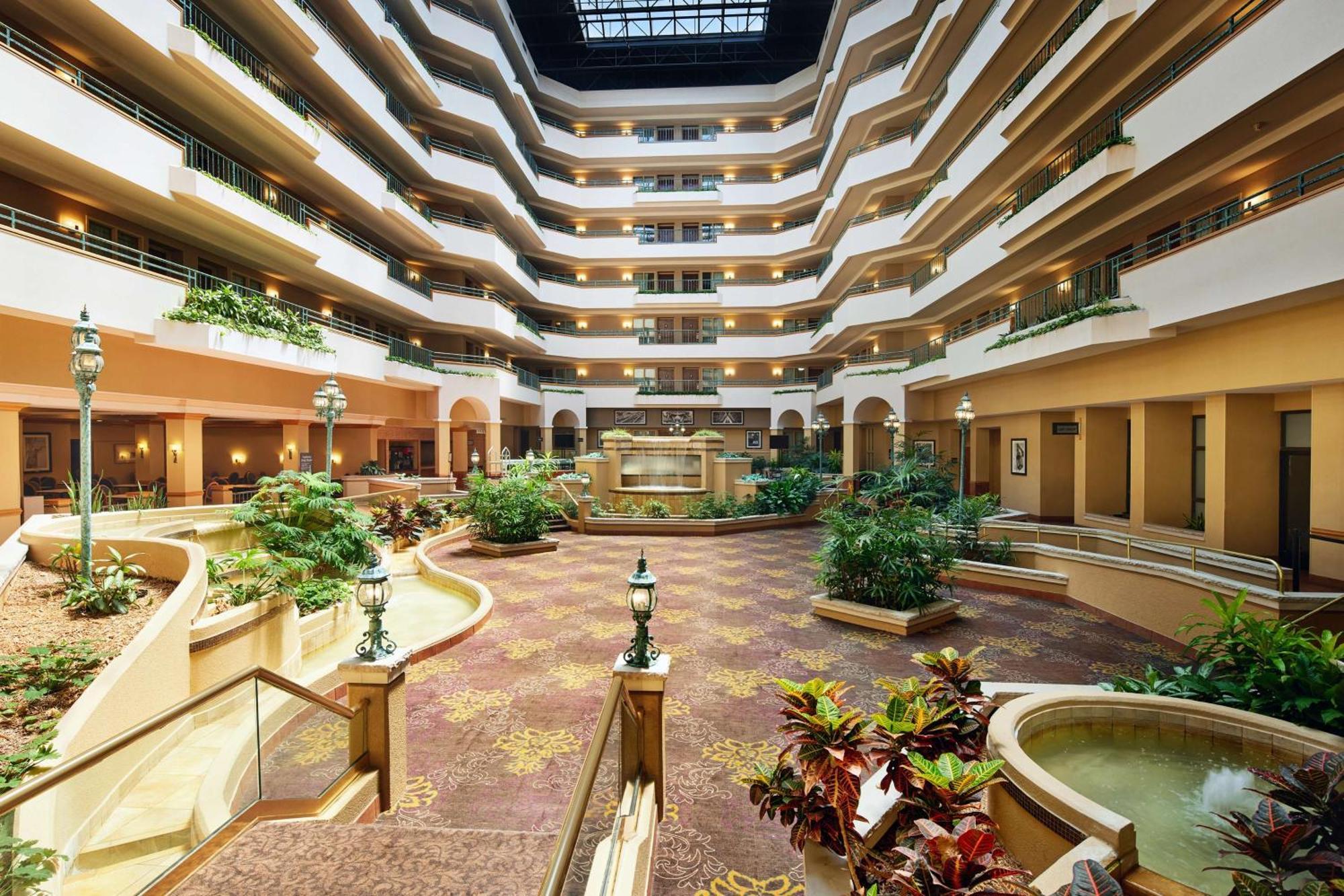 Embassy Suites By Hilton Greensboro Airport Esterno foto